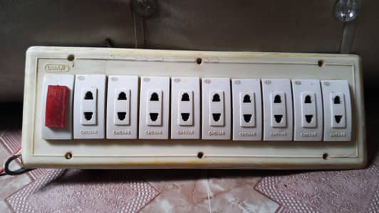 Switch socket with connection