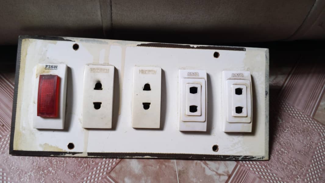 Switch socket with connection 2