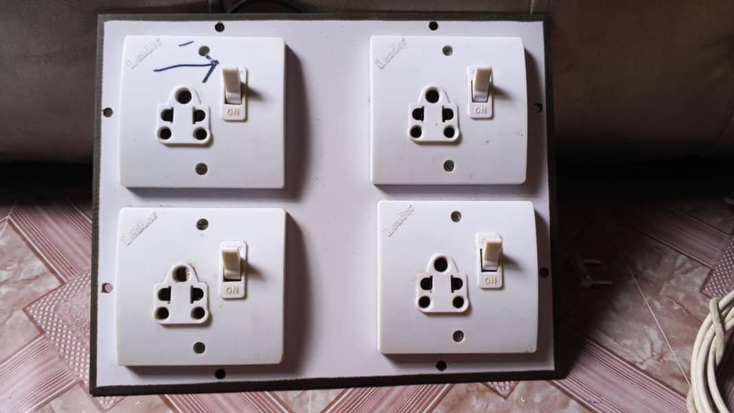 Switch socket with connection 5