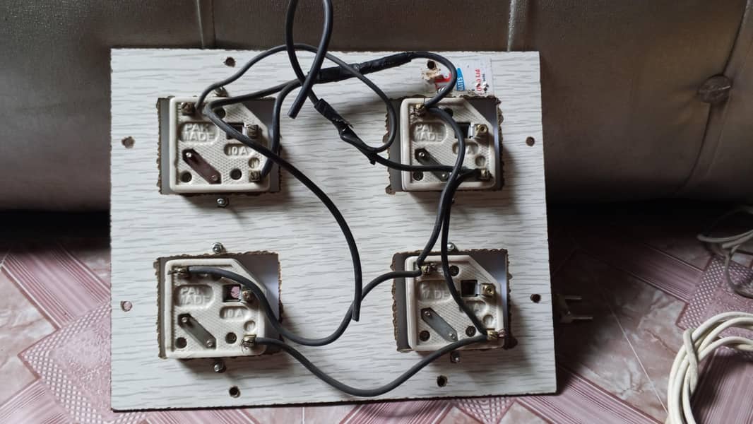 Switch socket with connection 6