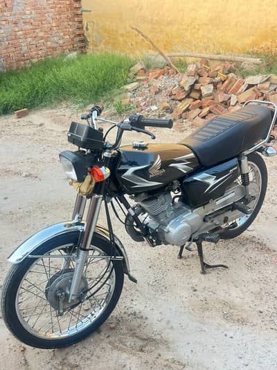 Honda CG 125 BLACK COLOR