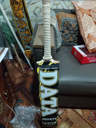 slightly used new condition bat with cover