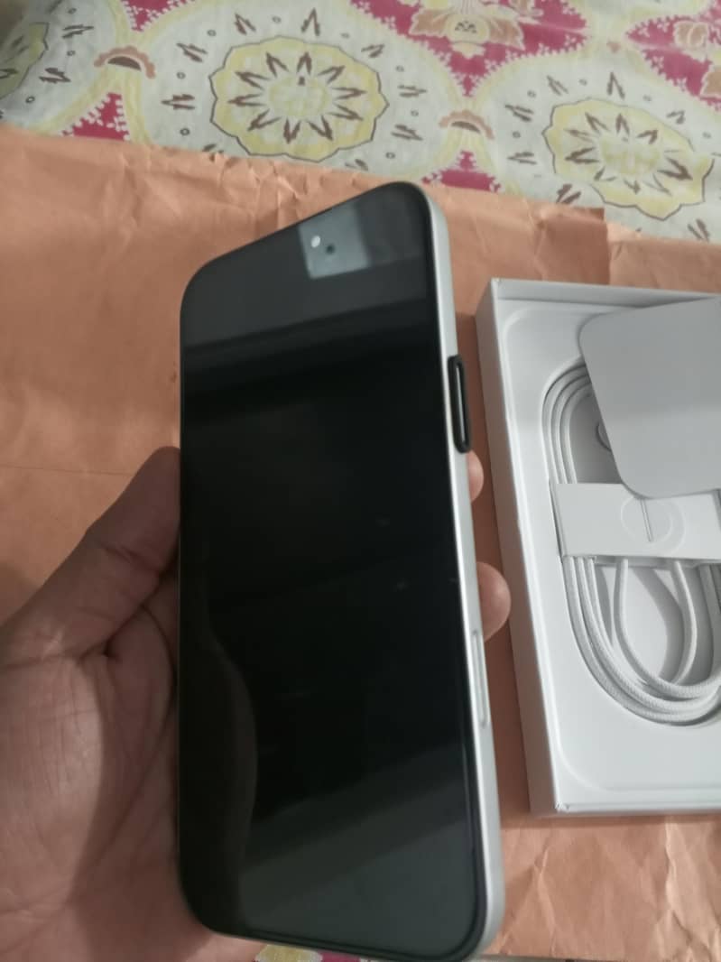 Apple iPhone 17 Pro Max 4