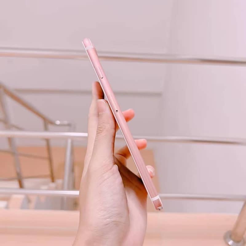Apple iPhone 7 Plus 2