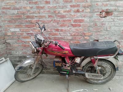 road king evee 35km par charge. charger new lena ha.