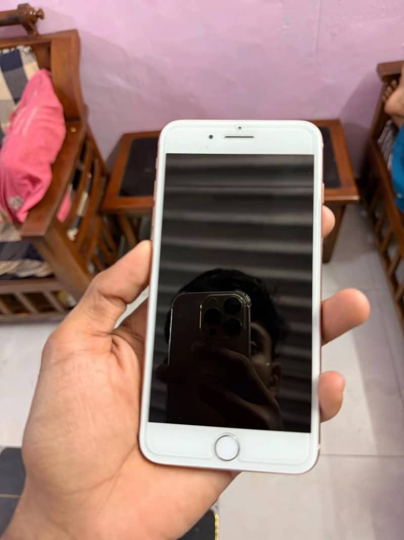 Apple iPhone 8 Plus 2