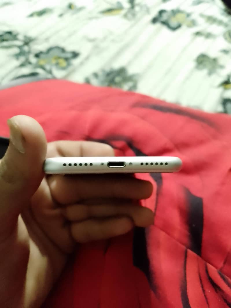 Apple iPhone 8 2