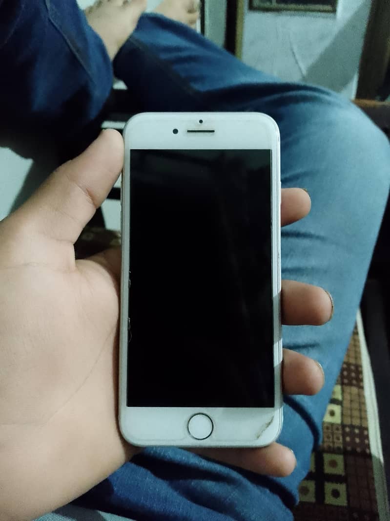 Apple iPhone 8 6