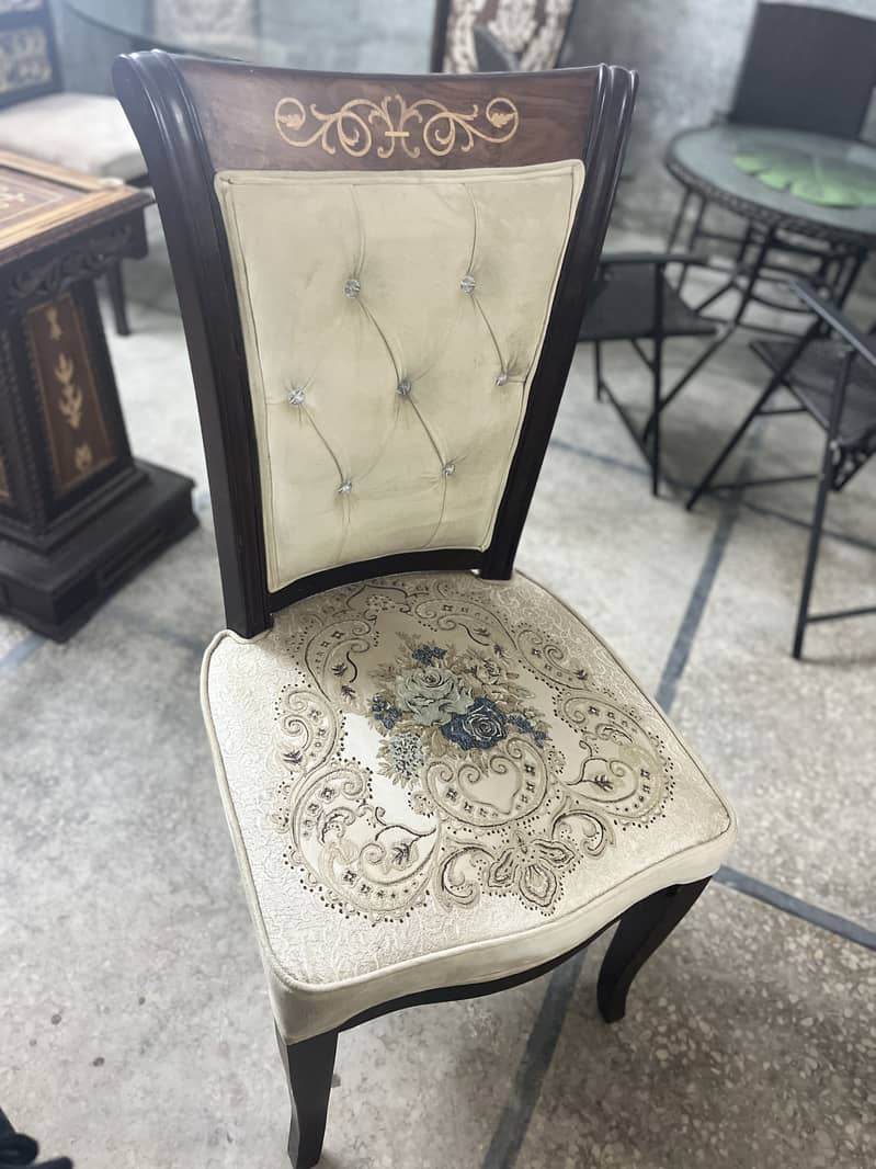 Dining table with 2 chairs 3