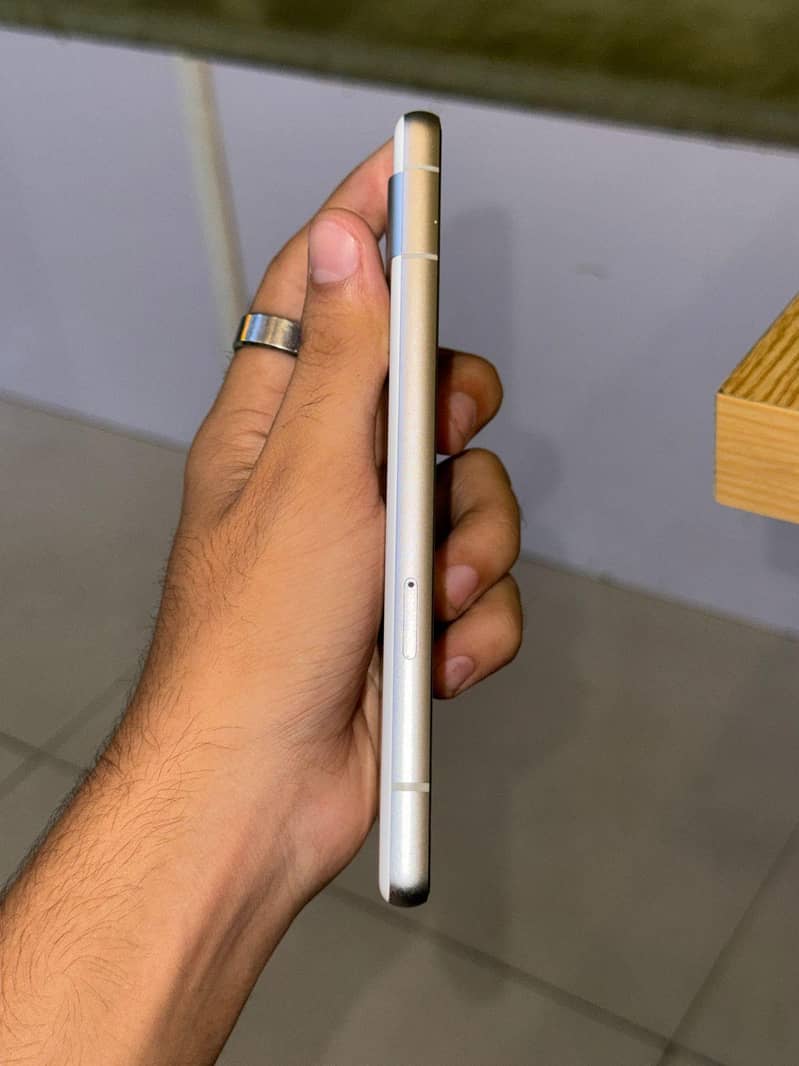 Google Pixel 7a 3
