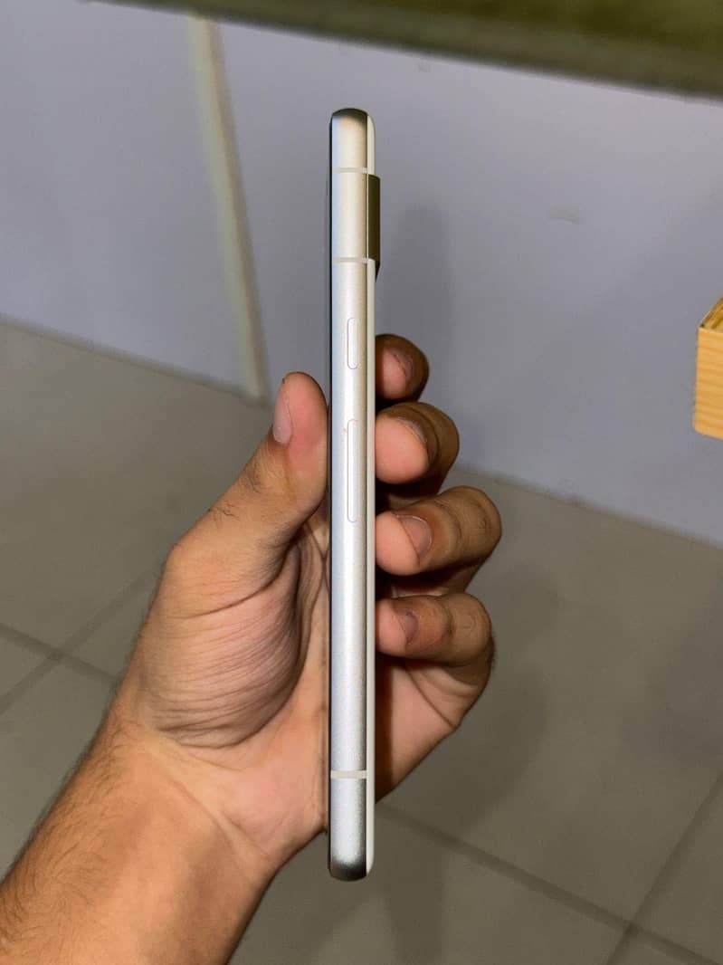 Google Pixel 7a 4