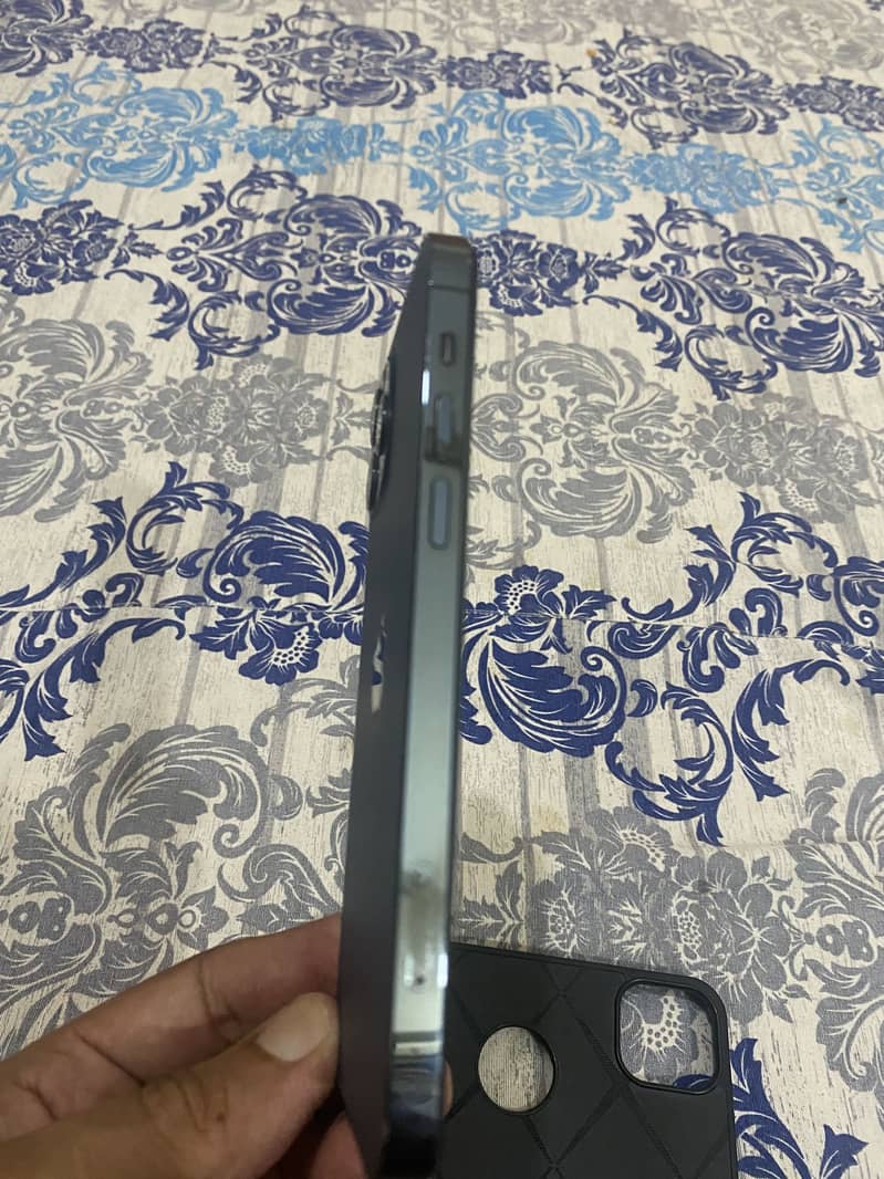 Apple iPhone 12 Pro 2