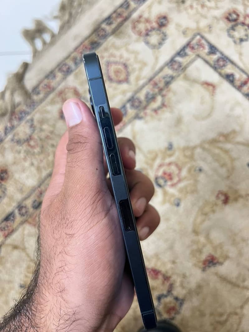 Apple iPhone 12 Pro Max 4