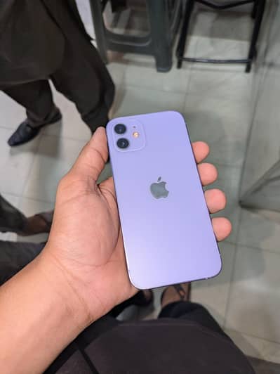 Apple iPhone 12