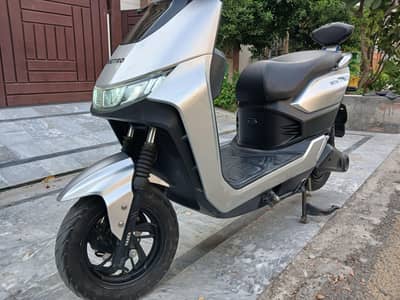 Electric Scooter/urgent sale/10/10 condition/reasonable price