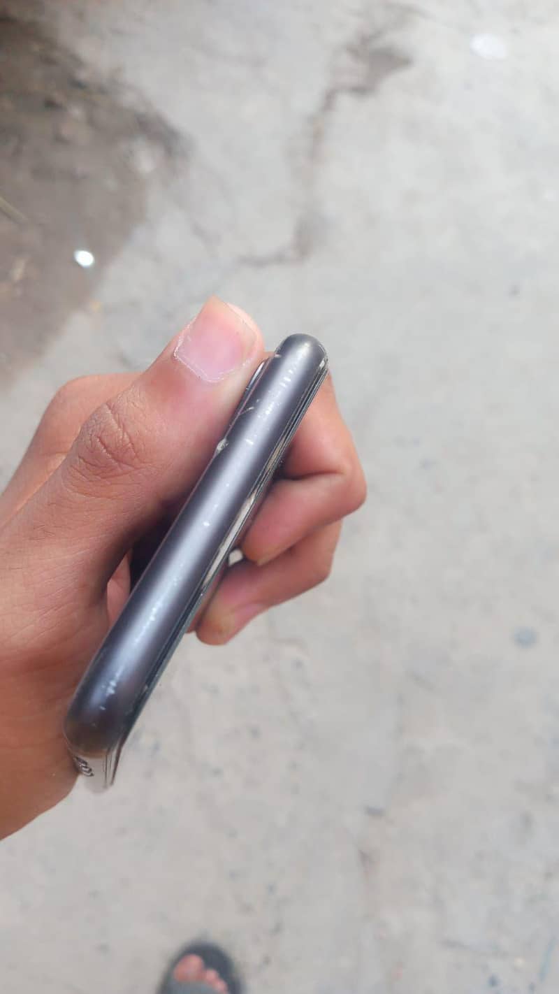 Apple iPhone 11 6
