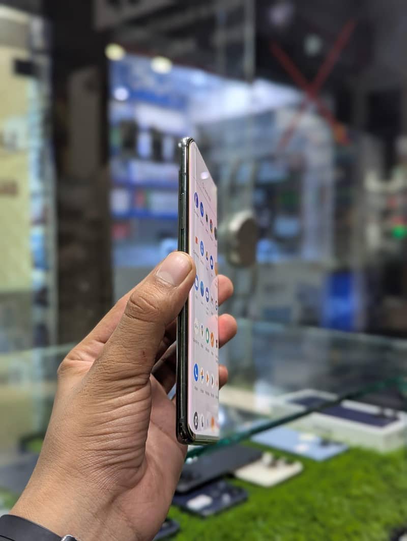 One Plus 7 Pro 3