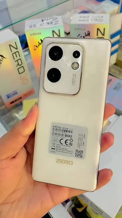 Infinix Zero 30.