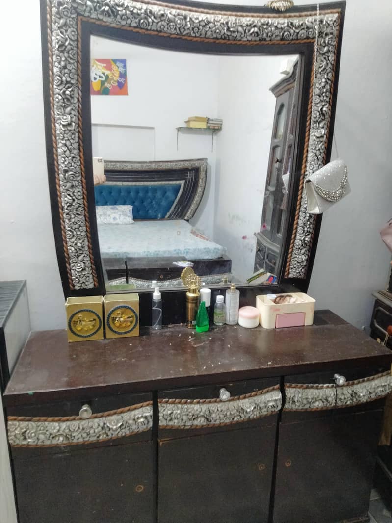 Double Bed & Dressing Table 0