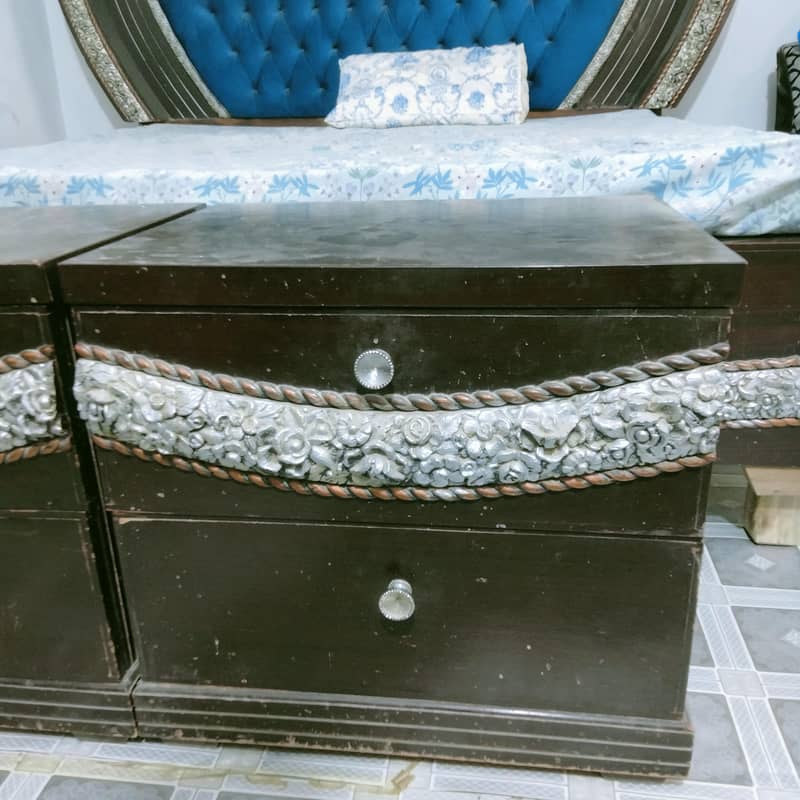 Double Bed & Dressing Table 1