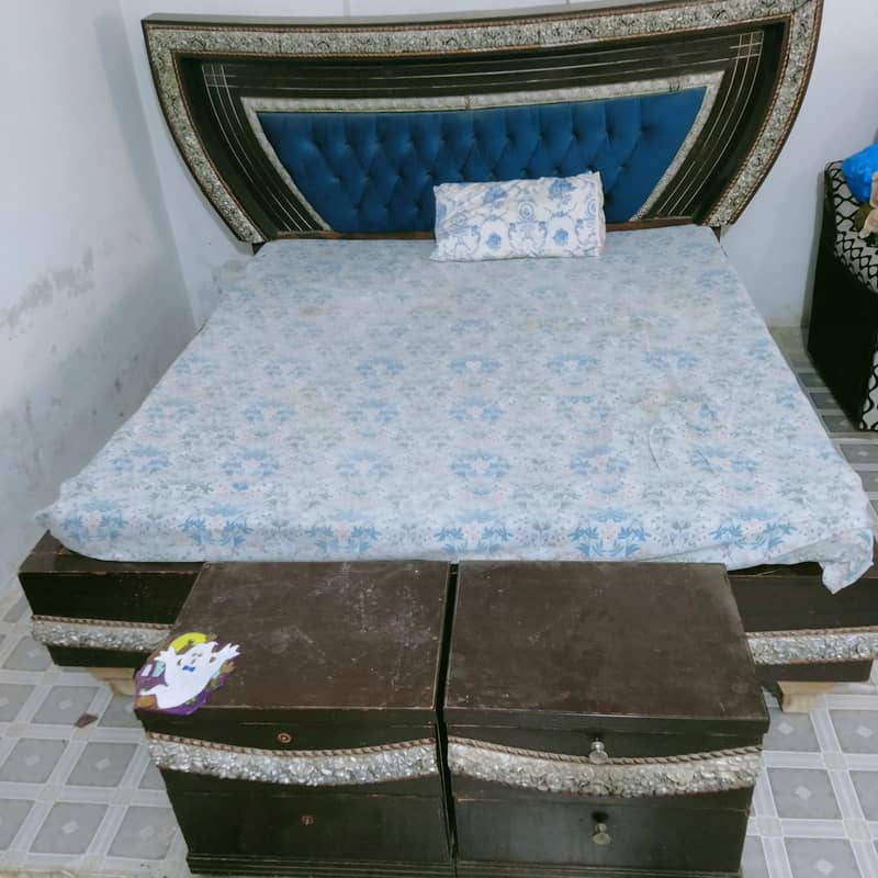 Double Bed & Dressing Table 3