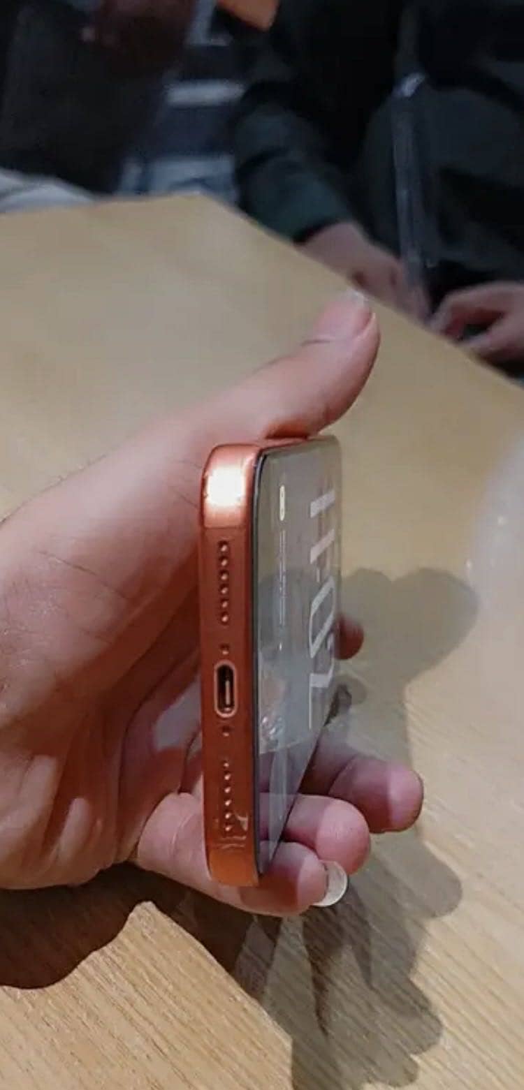 Apple iPhone 17 Pro Max 2