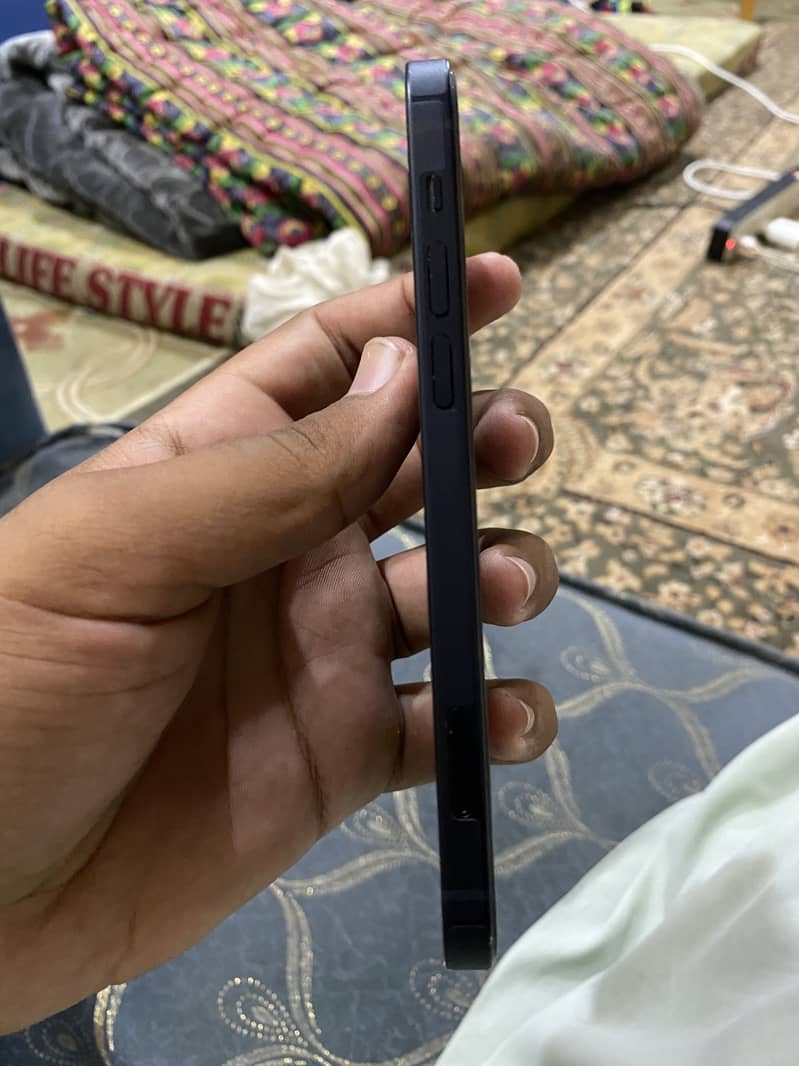 iPhone 12 1