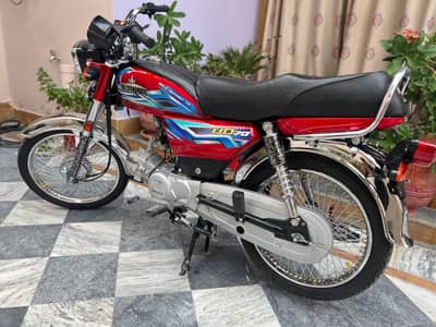 unique bike bilkul saf condition ma 1lak 25hazar