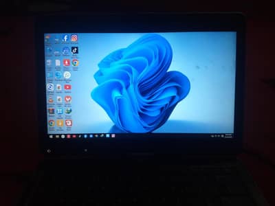 Dell Latitude 4GB 300GB Rom