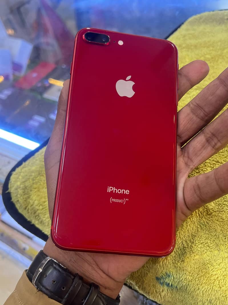 Apple iPhone 8 Plus 3