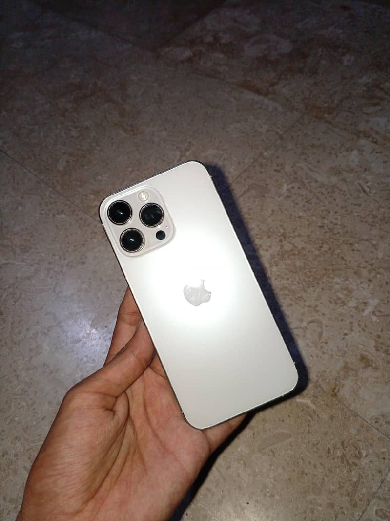 Apple iPhone 14 Pro Max 1