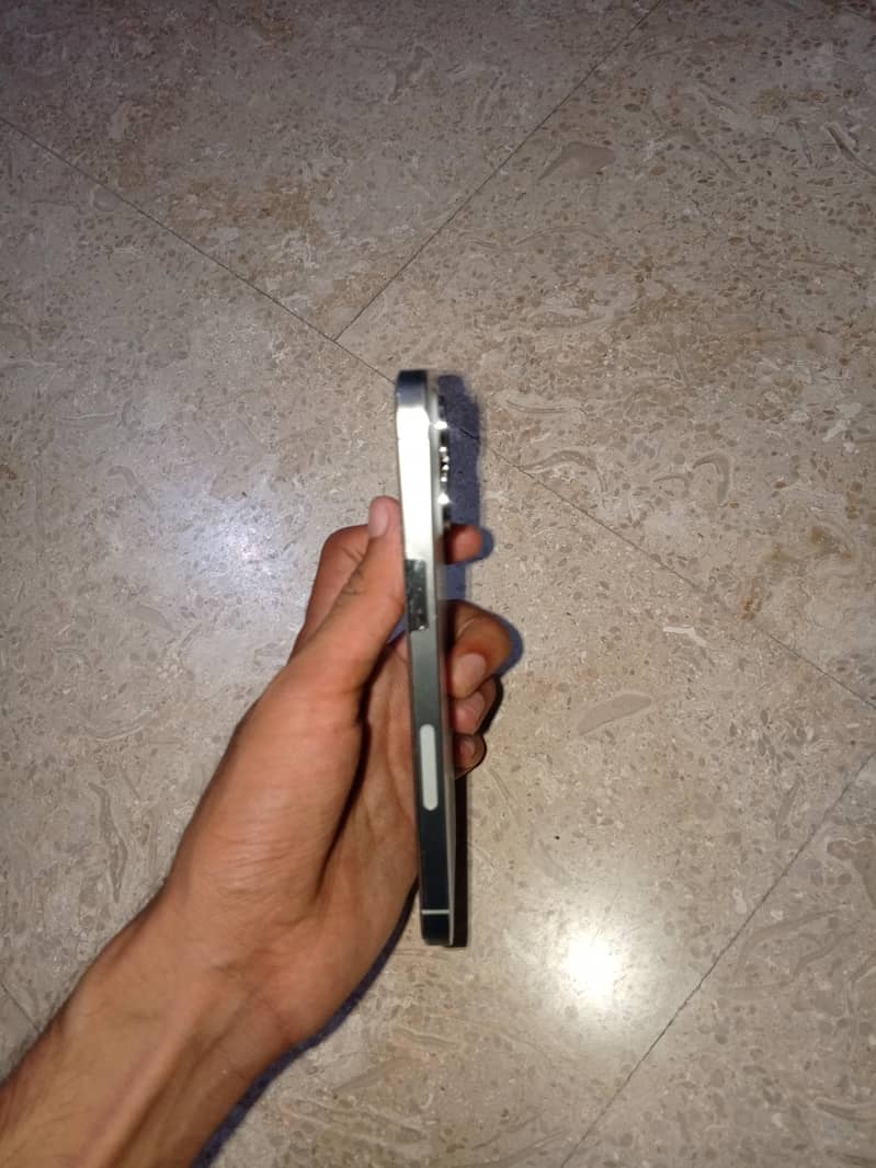 Apple iPhone 14 Pro Max 3