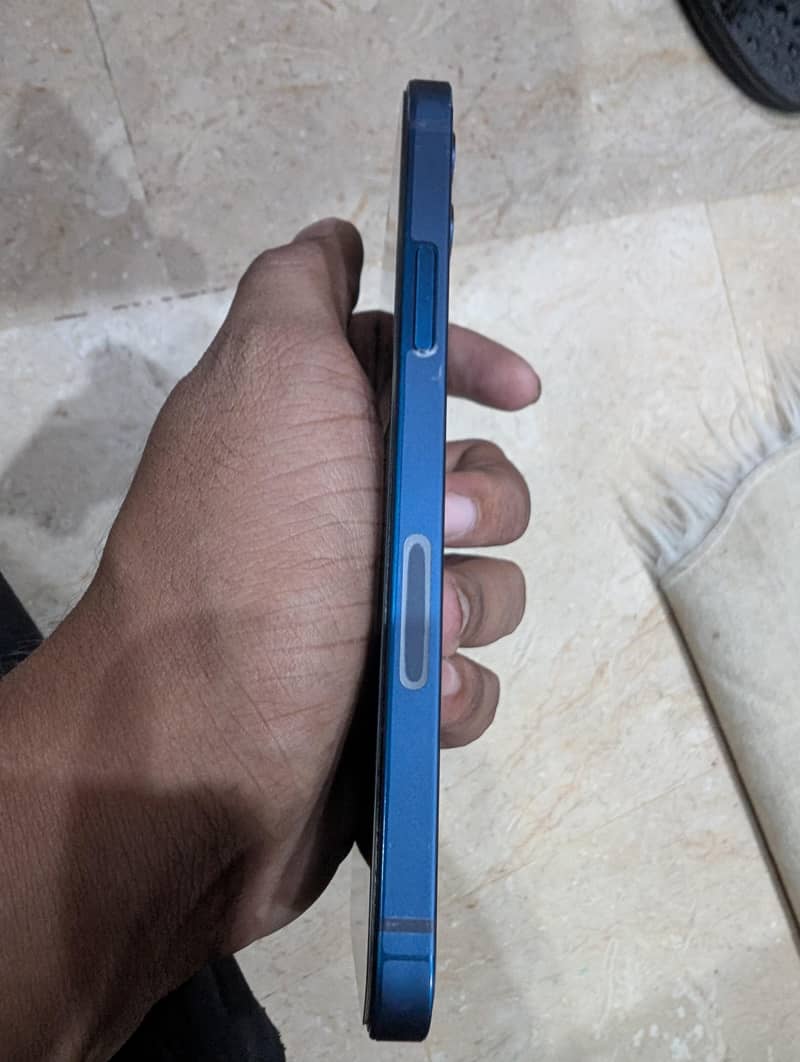 Apple iPhone 12 2