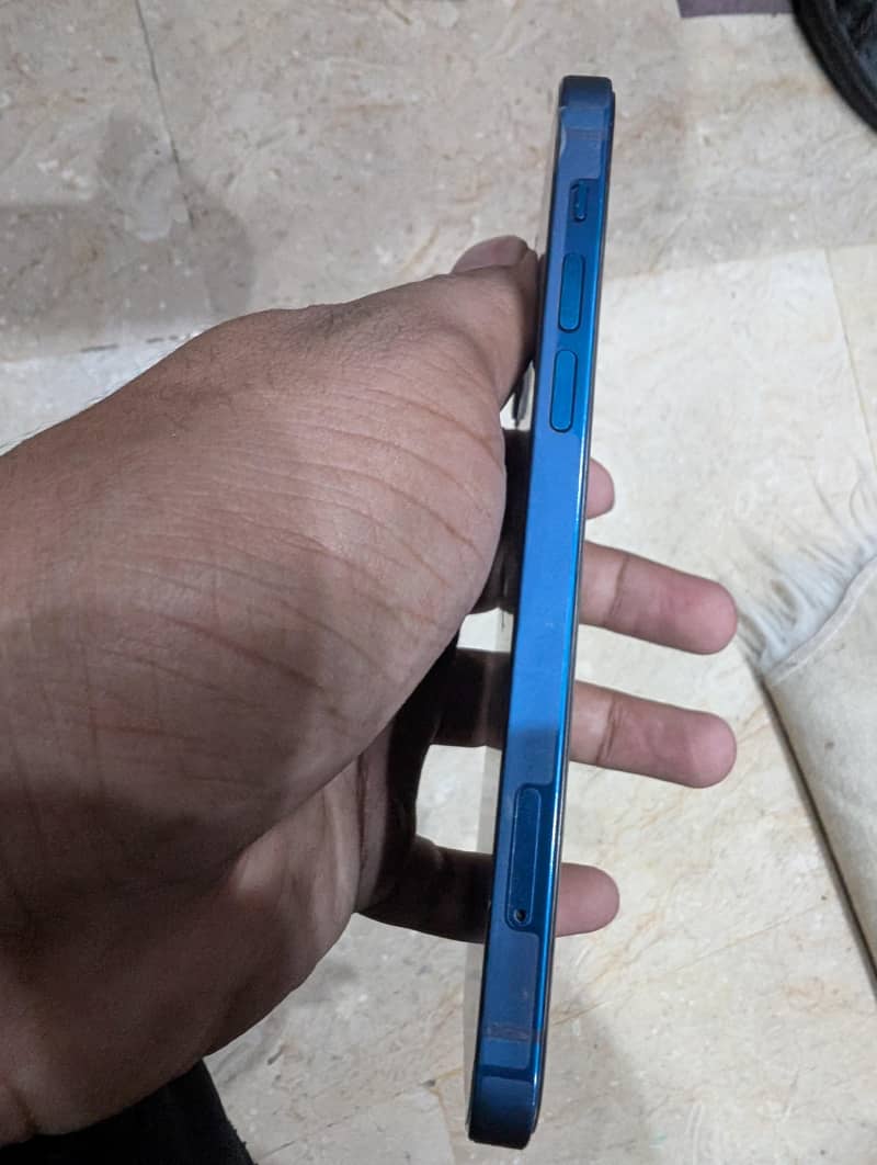 Apple iPhone 12 3