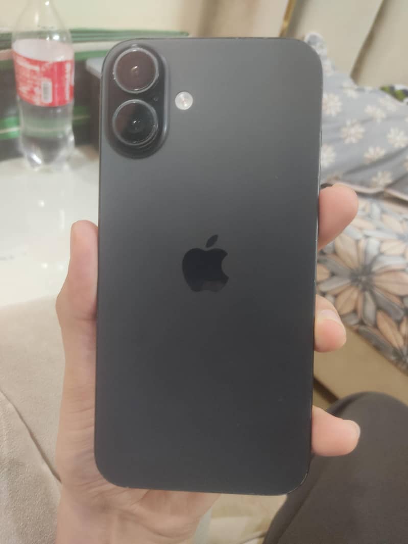 Apple iPhone 16 Plus 0