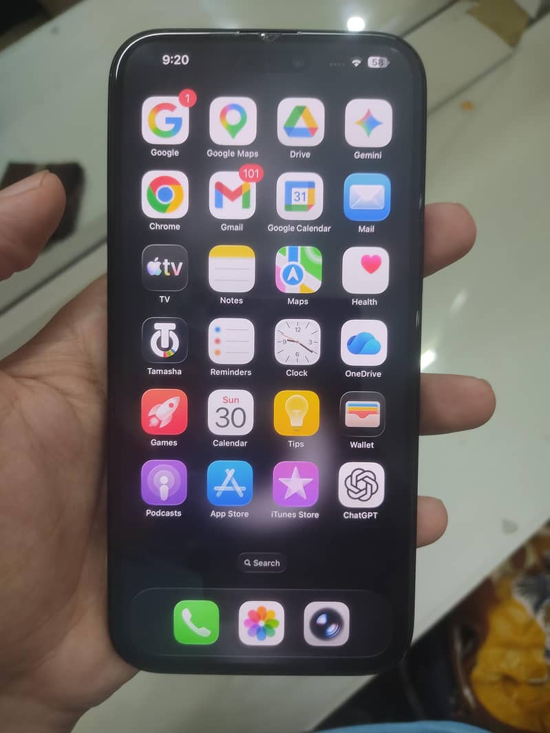 Apple iPhone 16 Plus 1
