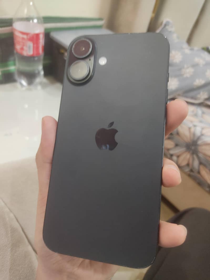 Apple iPhone 16 Plus 3