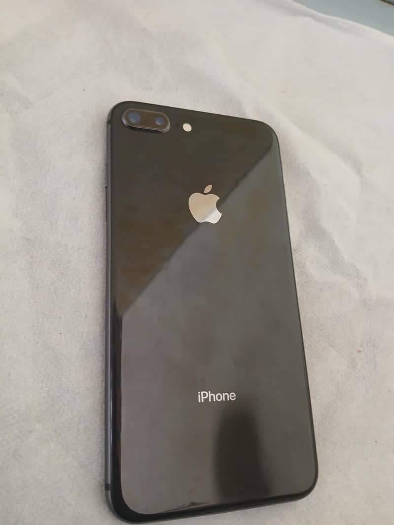 Apple iPhone 8 Plus 1