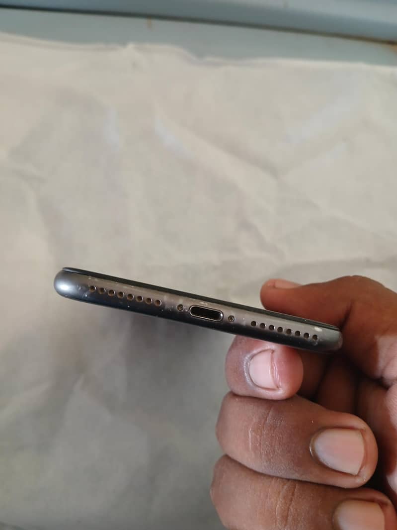 Apple iPhone 8 Plus 2