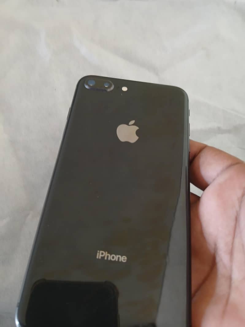 Apple iPhone 8 Plus 5
