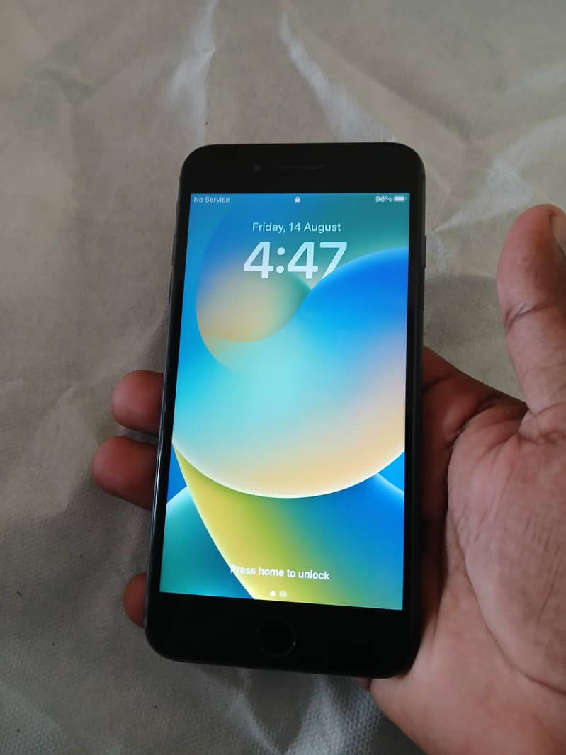 Apple iPhone 8 Plus 6