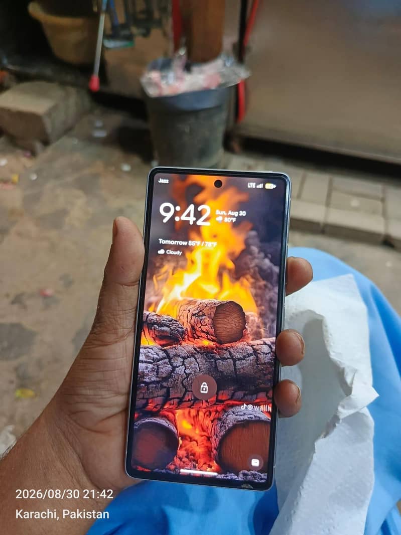 Google Pixel 7 4