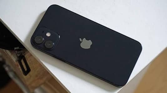 Apple iPhone 12