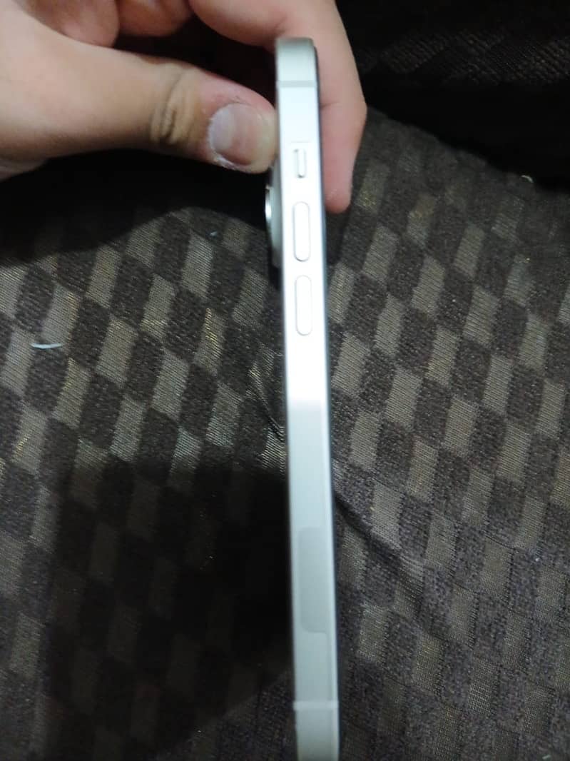 Apple iPhone 14 2