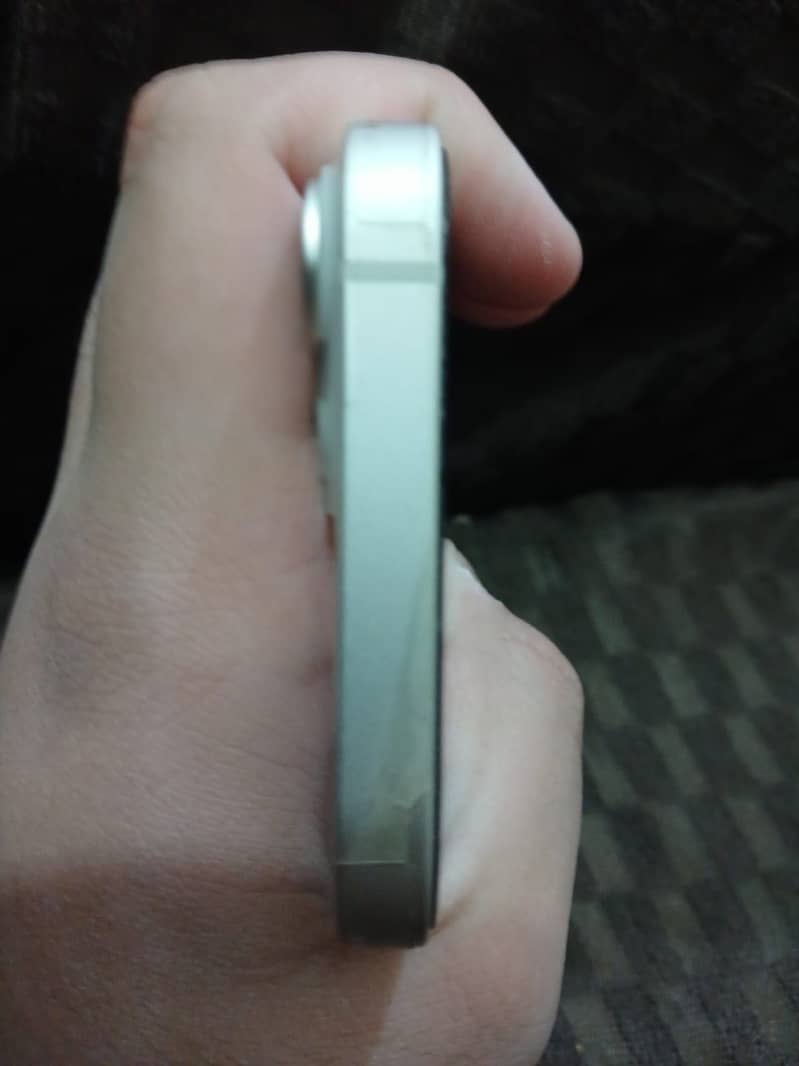 Apple iPhone 14 3