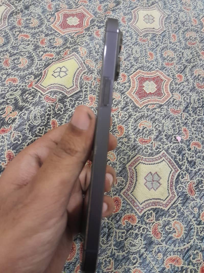 Apple iPhone 14 Pro Max 2