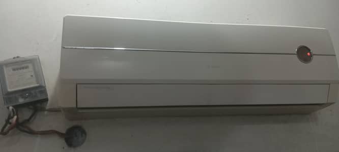 GREE Non-Inverter AC — Excellent Condition | Powerful Cooling