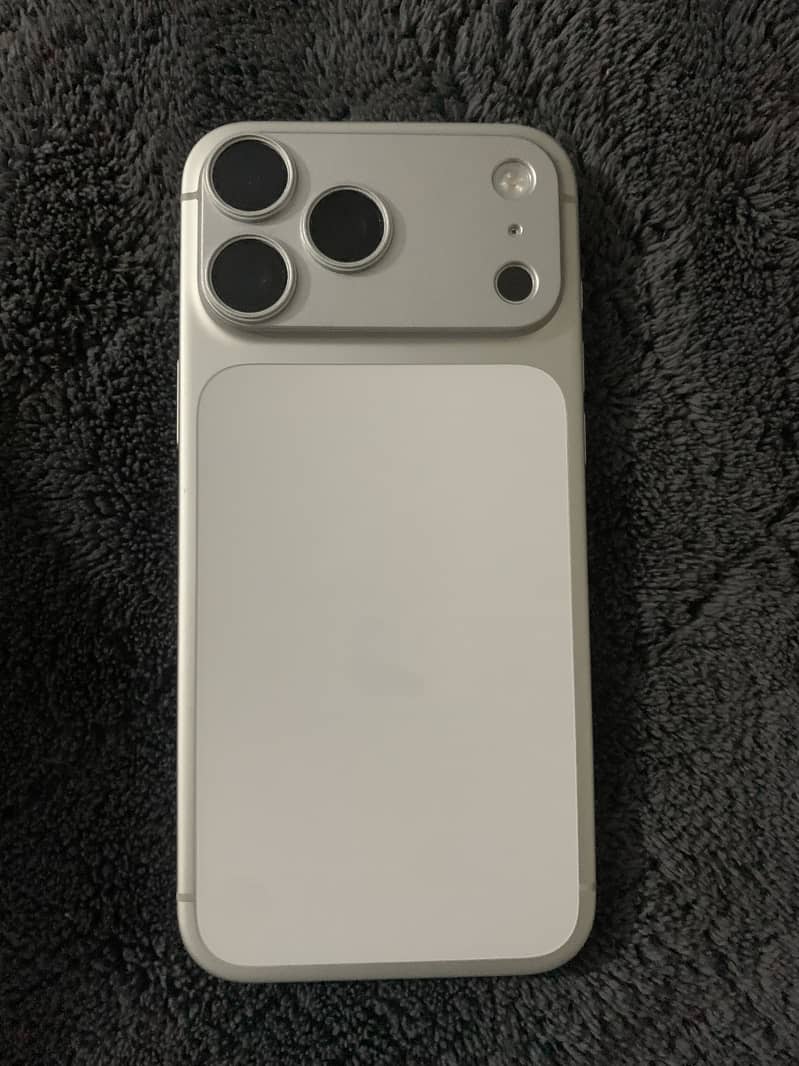 Apple iPhone 17 Pro Max 0