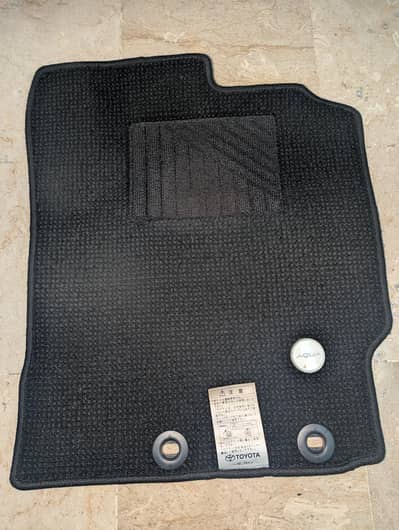 Toyota Aqua Genuine Original Carpet Floor Mats – Complete Set – Black