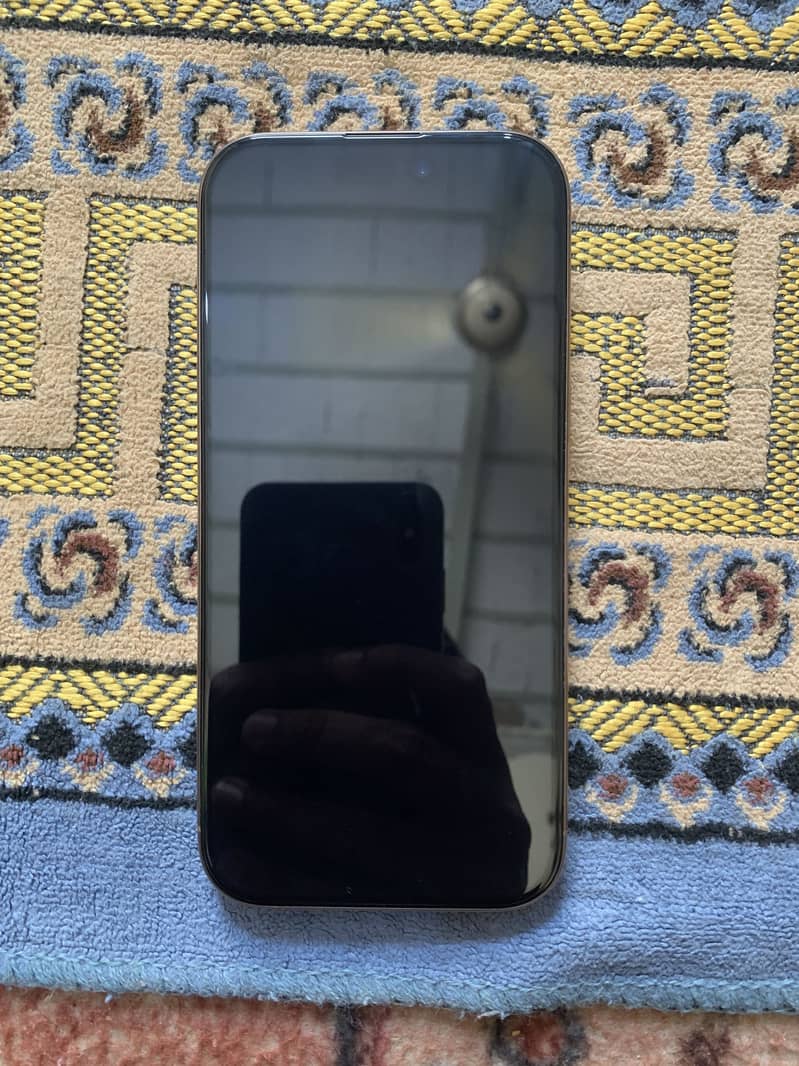 Apple iPhone 16 Pro 3